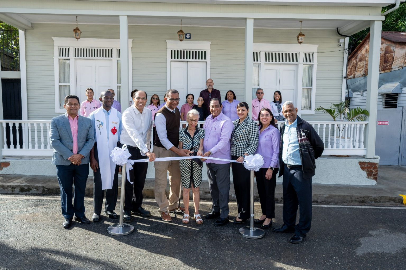 Cooperativa La Altagracia entrega vivienda remodelada a familia en Los Pepines1