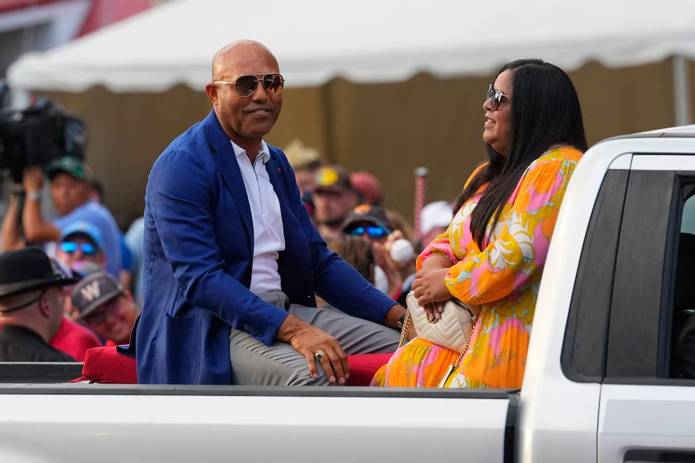 Mariano Rivera y su esposa por abuso sexual eljacaguero2