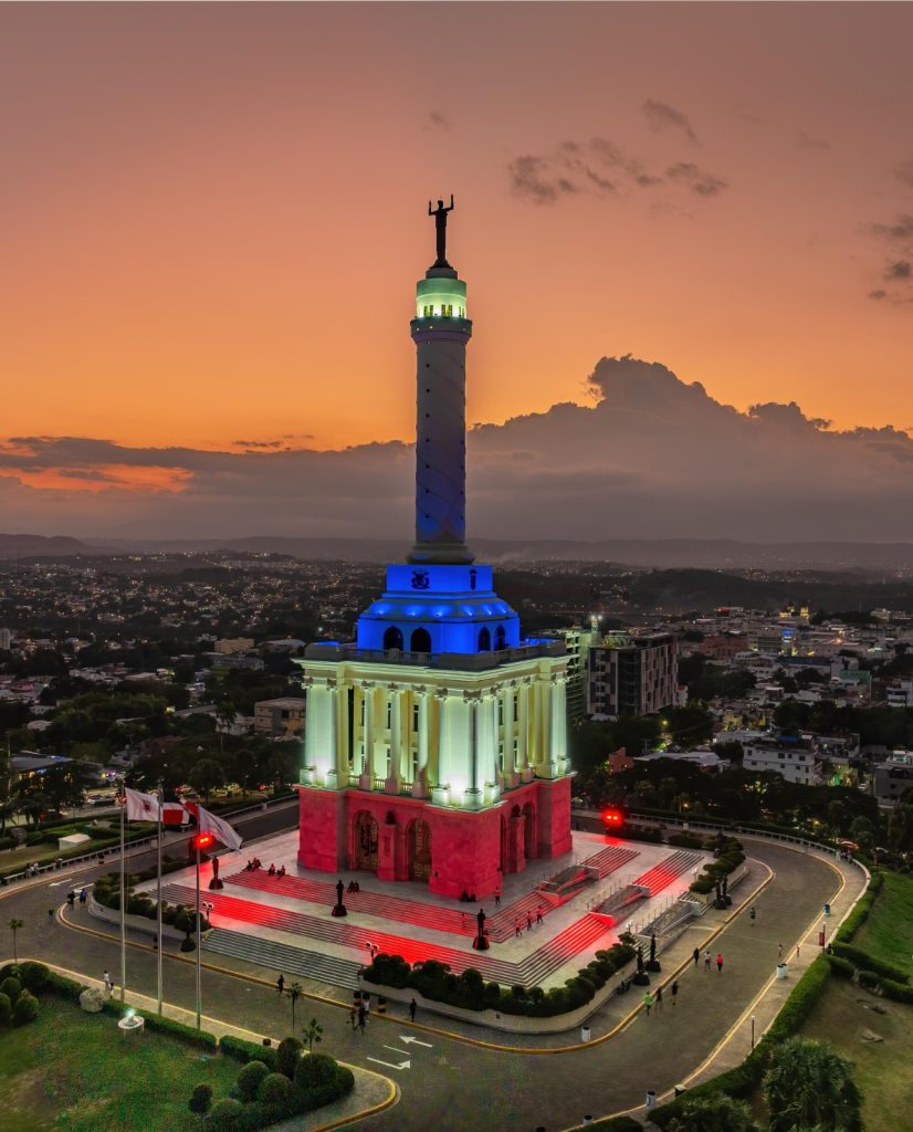 Monumento a los Heroes de la Restauracion santiago eljacaguero