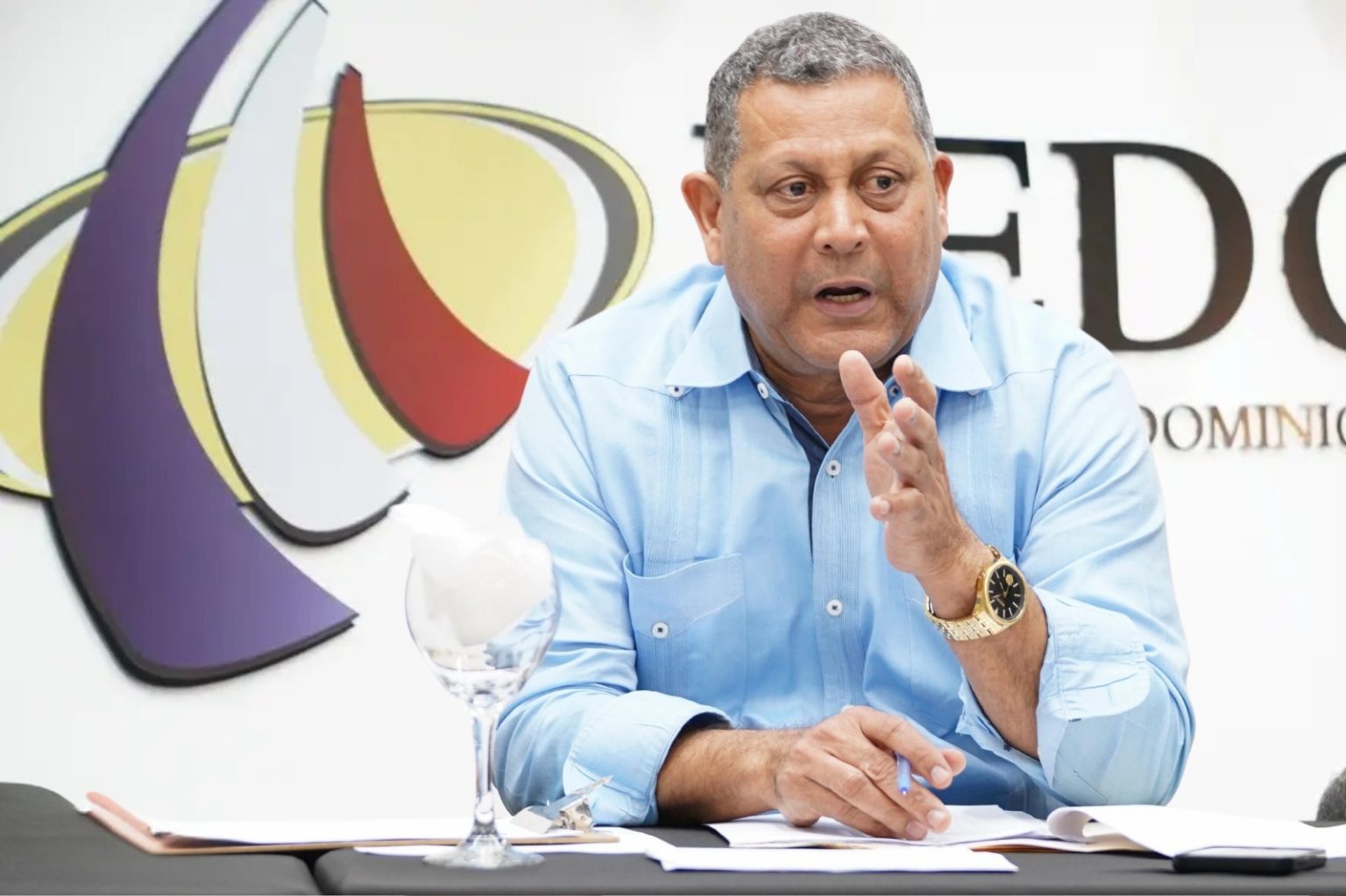 Nelson Nunez exhorta a alcaldes a eliminar restos electorales de las vias publicas