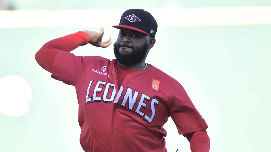 johnny cueto lanza buena pelota