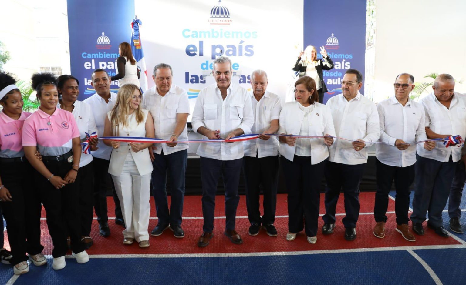 Abinader inaugura multiples obras clave en Sabana de la Mar