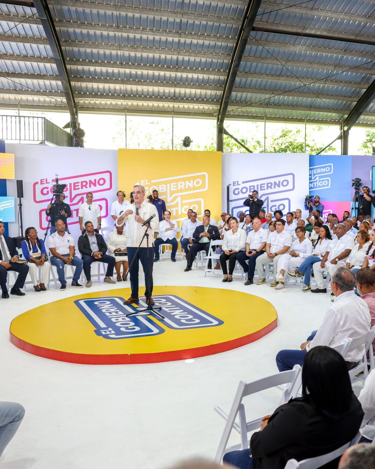 Abinader lanza iniciativa comunitaria y supervisa proyectos en Santo Domingo Norte