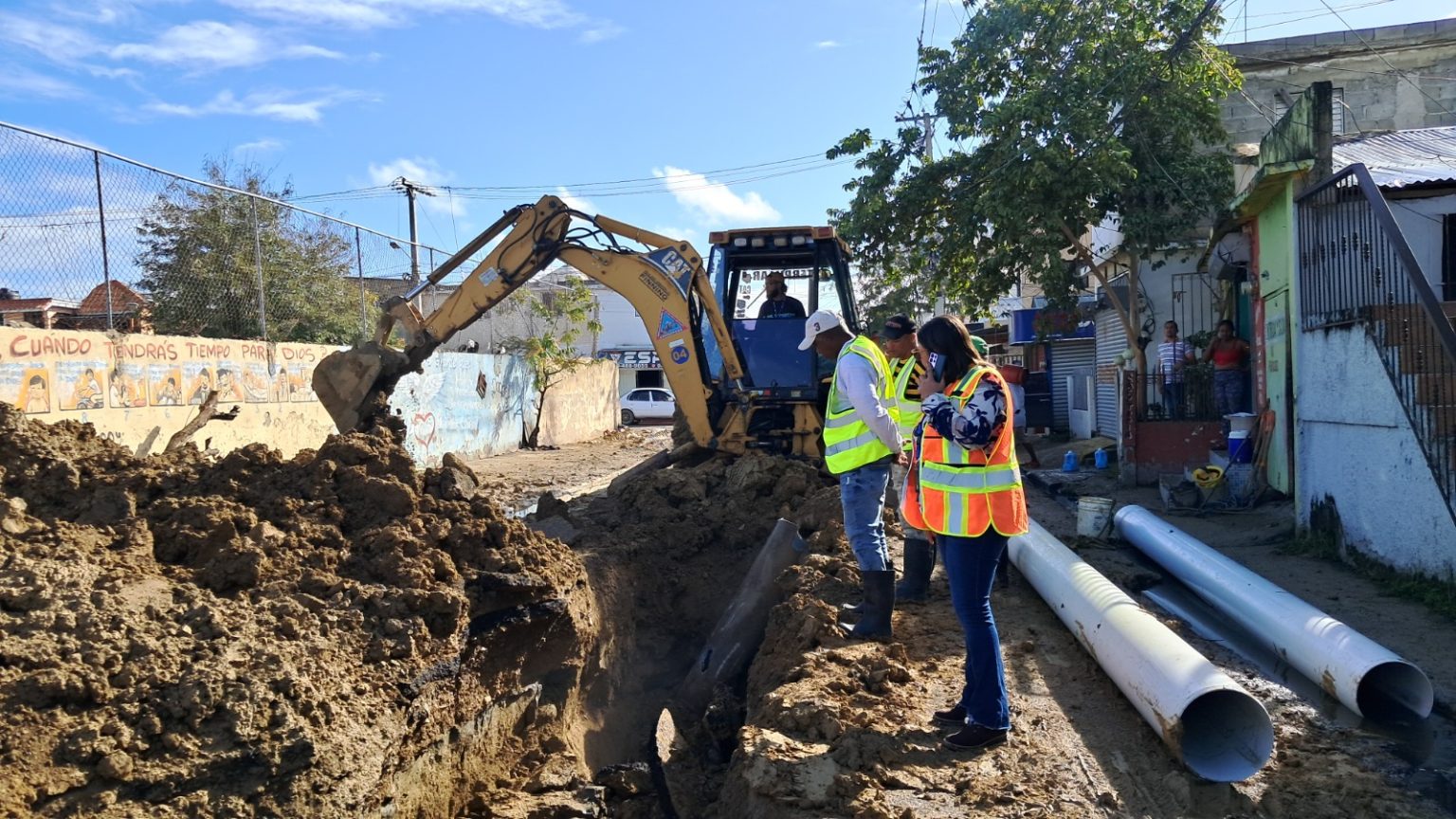 Coraasan realiza sustitucion de colector de aguas