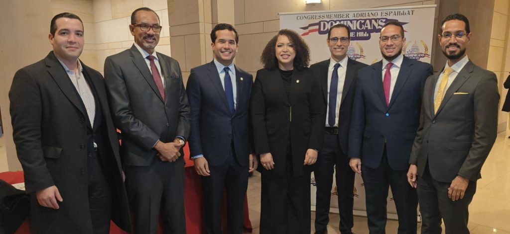 Dominicanos en el Capitolio scaled e1739759604977