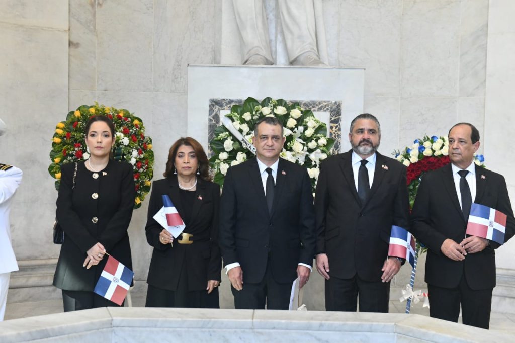 JCE celebra el 181 aniversario de la Independencia Nacional con ofrenda floral y anuncios sobre el Registro Civil