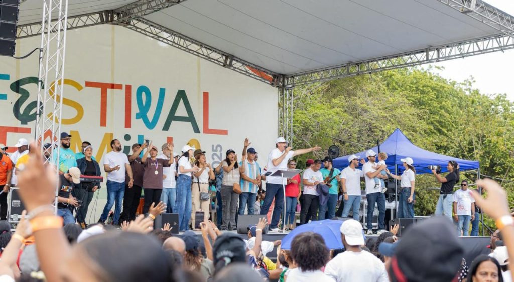 Pastor Bogaert exhorta a la educacion en valores durante el Festival de la Familia