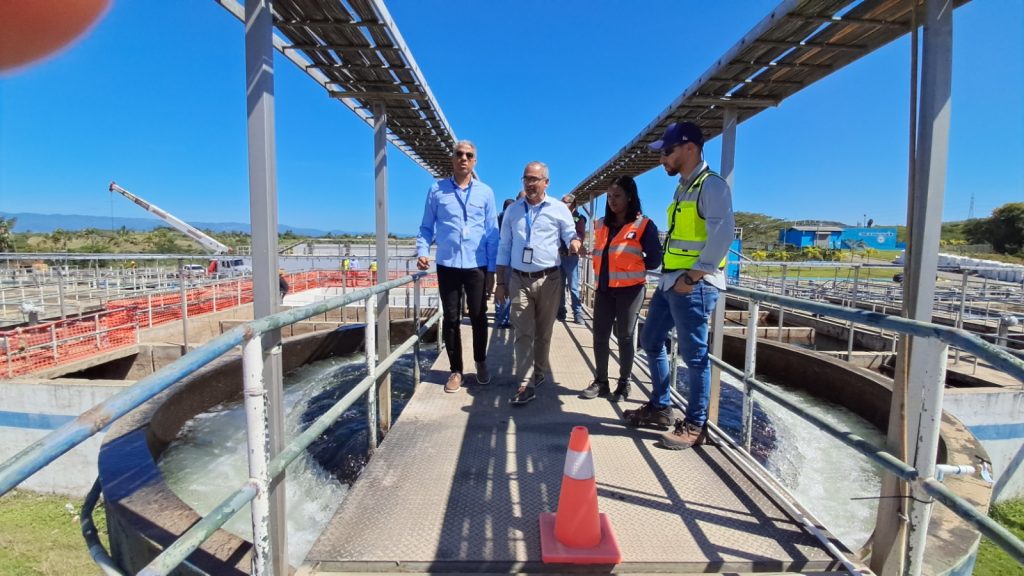 andres cueto supervisa obras1