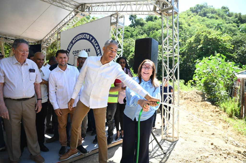 Coraasan inaugura redes de suministro de agua potable en Cuesta de Piedra1