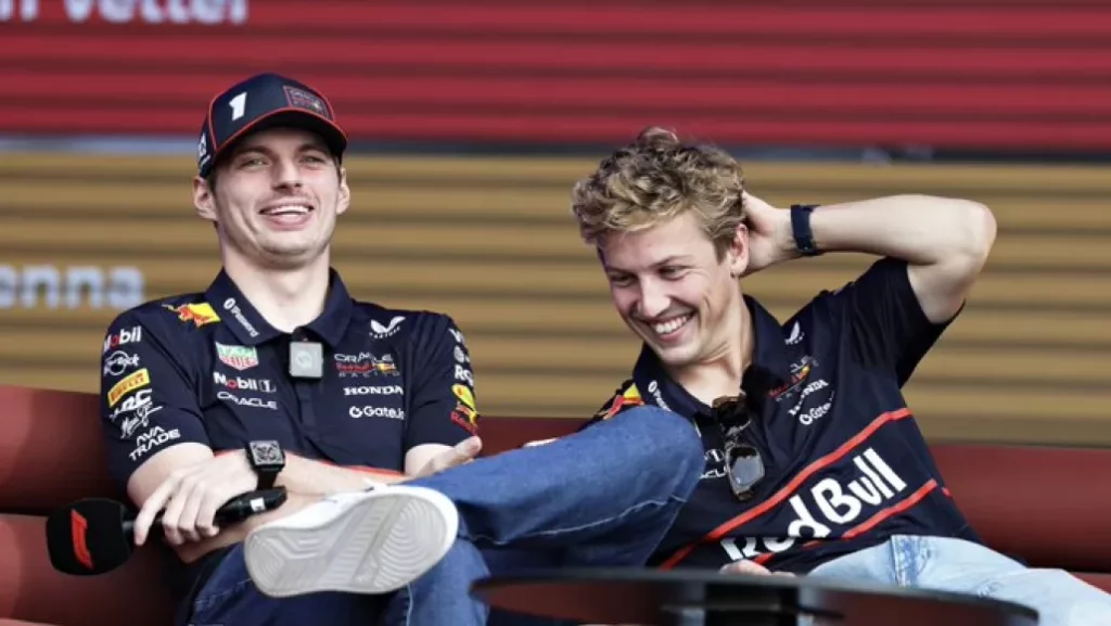 Liam Lawson el piloto que sustituye a Sergio Perez en Red Bull y Max Verstappen