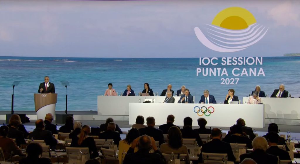 Luisin Mejia durante su alocucion