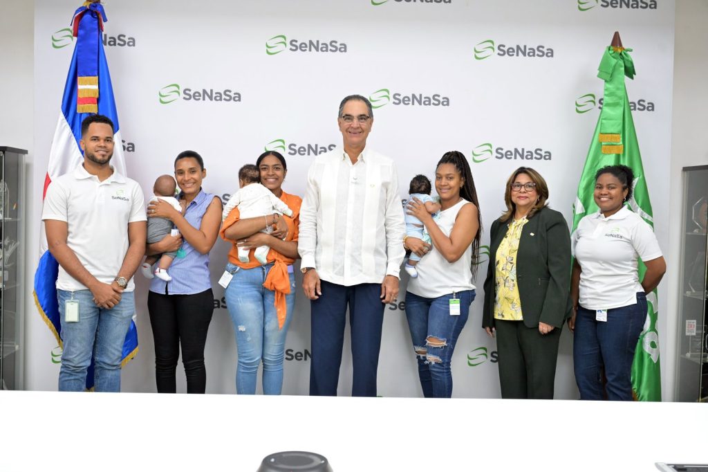 Santiago Hazim durante la entrega de carnets senasa