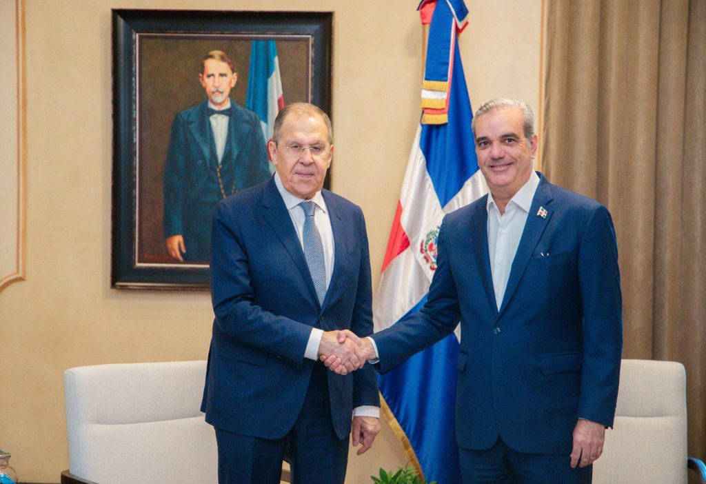 Abinader recibe al canciller ruso Serguei Lavrov en el Palacio Nacional1