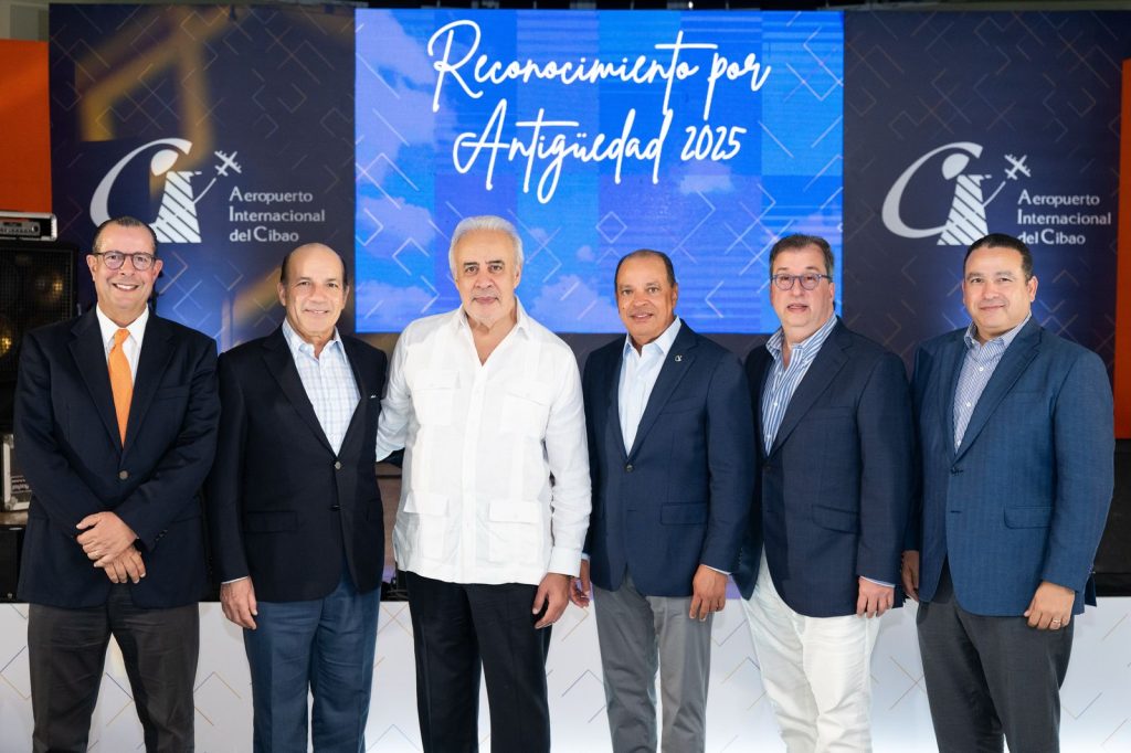 Aeropuerto Internacional del Cibao reconoce a 96 colaboradores por su trayectoria en su 23 aniversario