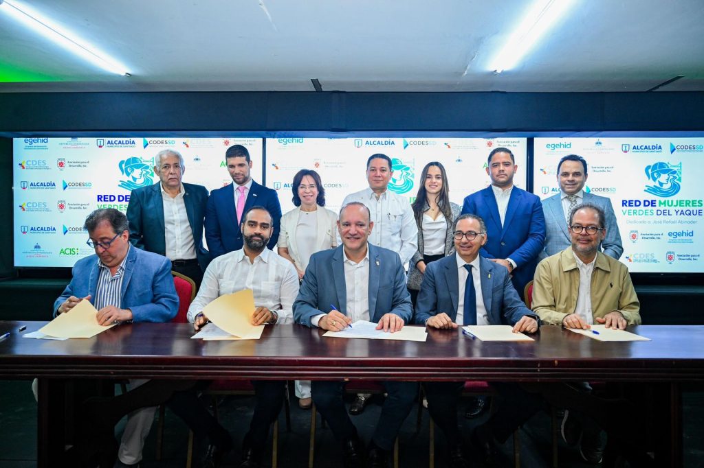 Alcaldia de Santiago CODESSD ACIS APEDI y CDES ponen en marcha plan de rescate del rio Yaque del Norte