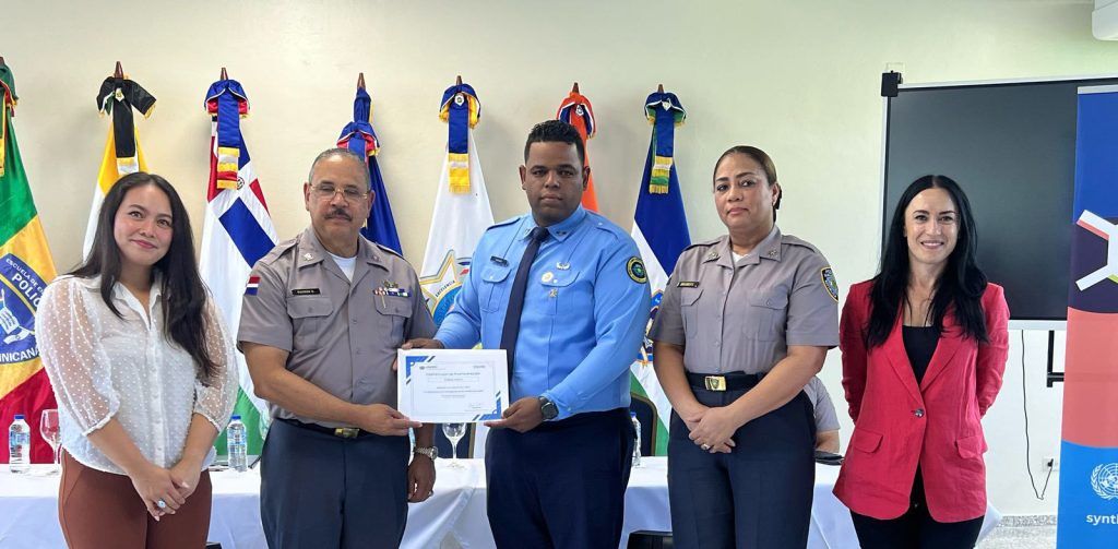 Policias militares y agentes de control y seguridad del Estado refuerzan habilidades en Investigacion Criminal