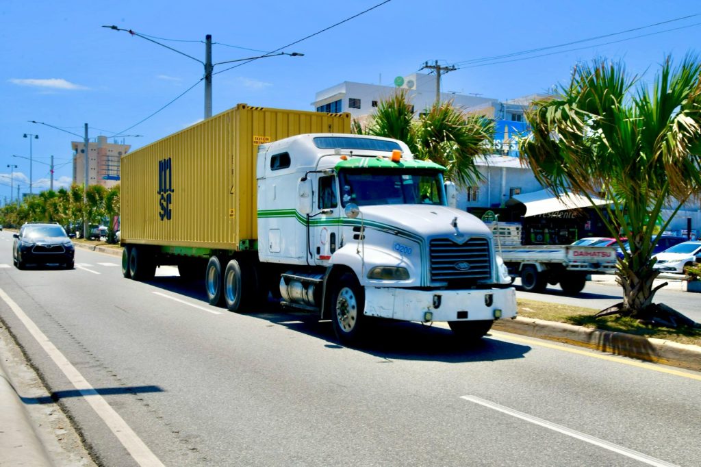 vehiculos de carga durante Semana Santa
