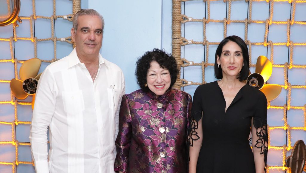 Abinader y Rey Felipe VI participaran en clausura del Congreso Mundial scaled e1746503866526