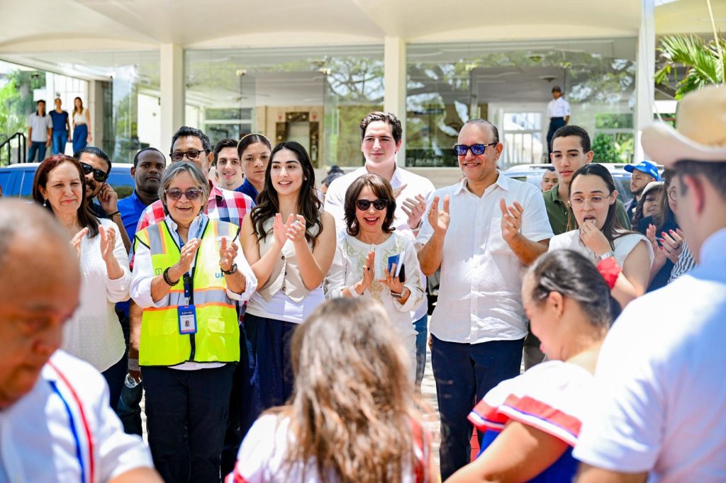 Alcaldía de Santiago realiza exitosa Feria de Adopción con apoyo de Graciela Abinader Adopcion de perros