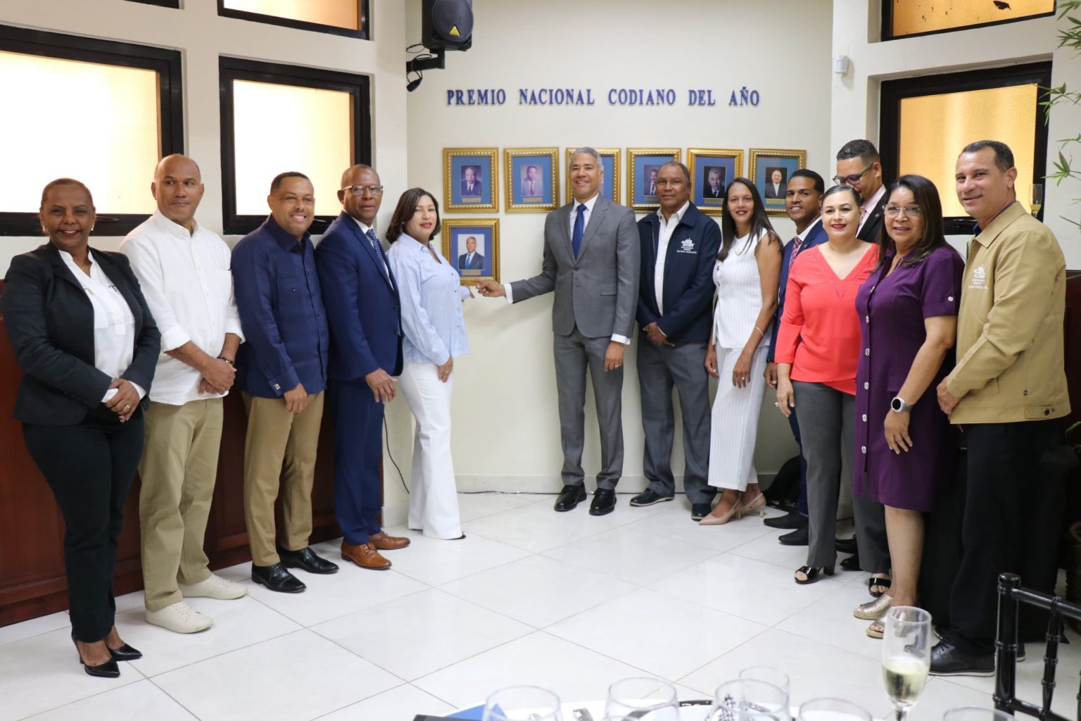 Andres Cueto con el Premio Nacional Codiano 2023 2024