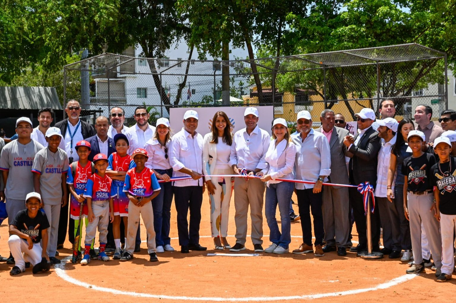 Banreservas impulsa el deporte con el programa juega RD