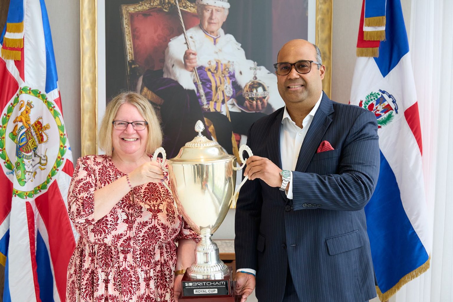 Carol van der Walt Embajadora del Reino Unido en el pais y Amauris Vasquez presidente de BritChamDR