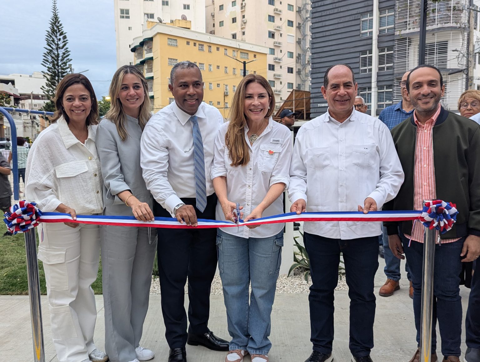 Carolina Mejia entrega nuevo parque en Renacimiento II