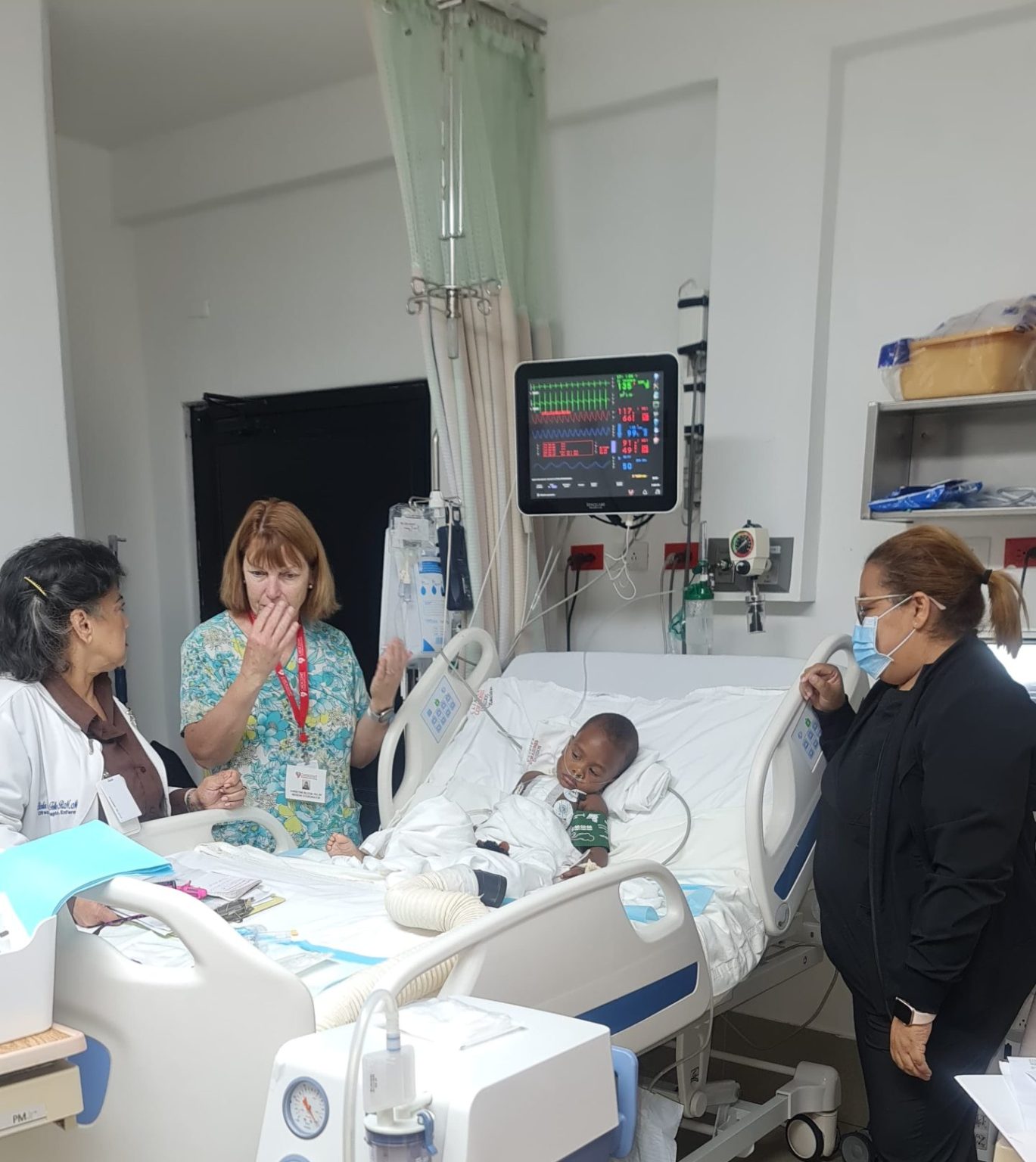 Heart Care Dominicana culmina con exito su Jornada Pediatrica Cardiovascular de mayo 2025 scaled e1747738906404