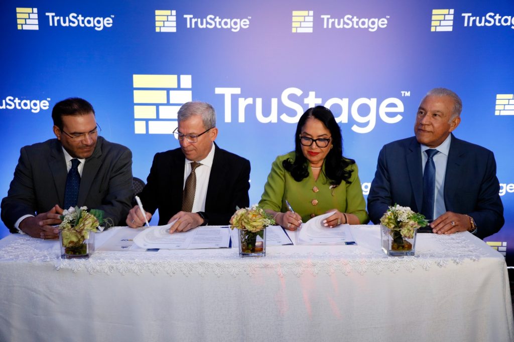 IDECOOP y COLAC firman acuerdo para fortalecer el cooperativismo