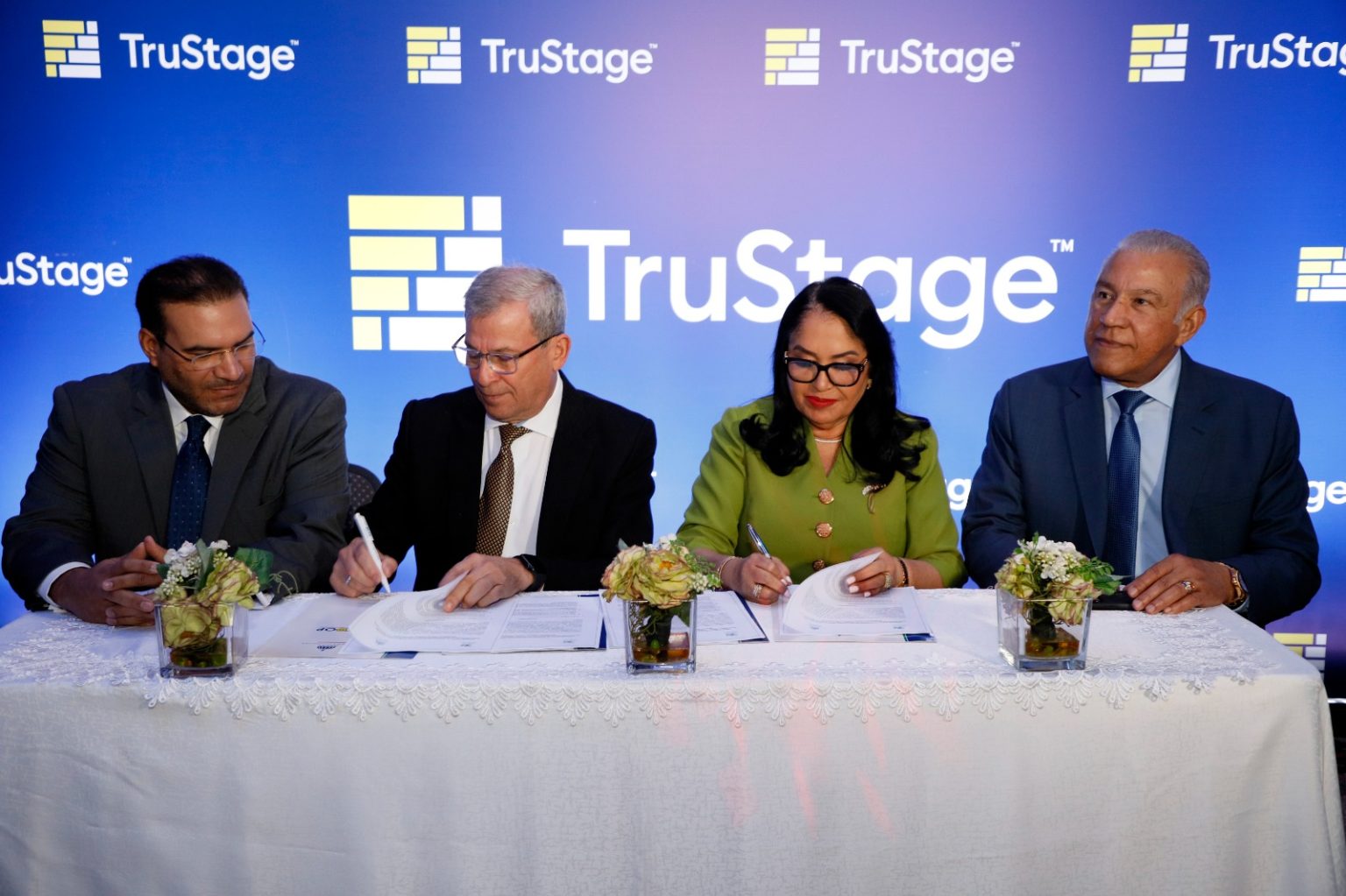 IDECOOP y COLAC firman acuerdo para fortalecer el cooperativismo