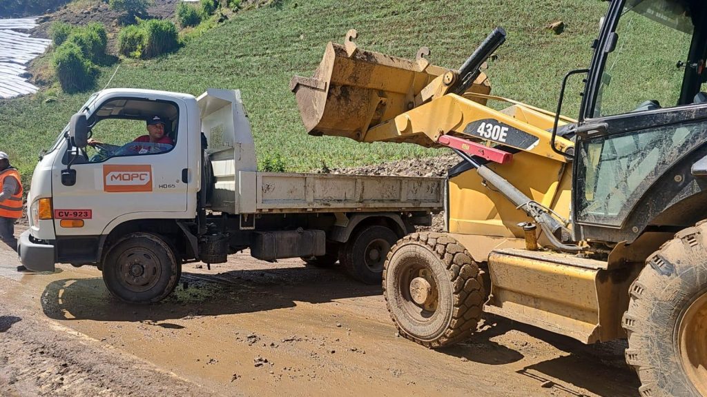 Obras Publicas despliega operativo nacional ante lluvias