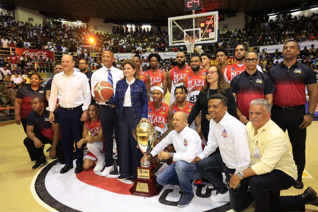Plaza Valerio se impone en el Juego Siete y conquista la Copa Banreservas en el Torneo 45 de Baloncesto Superior de Santiago Plaza Valerio se impone en el Juego Siete y conquista la Copa Banreservas