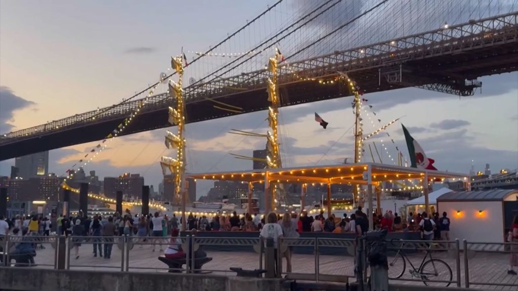 Puente Brooklyn no sufrio por choque de barco