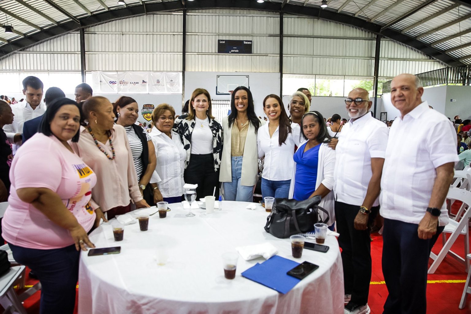 Raquel Pena celebra a mas de 700 mujeres