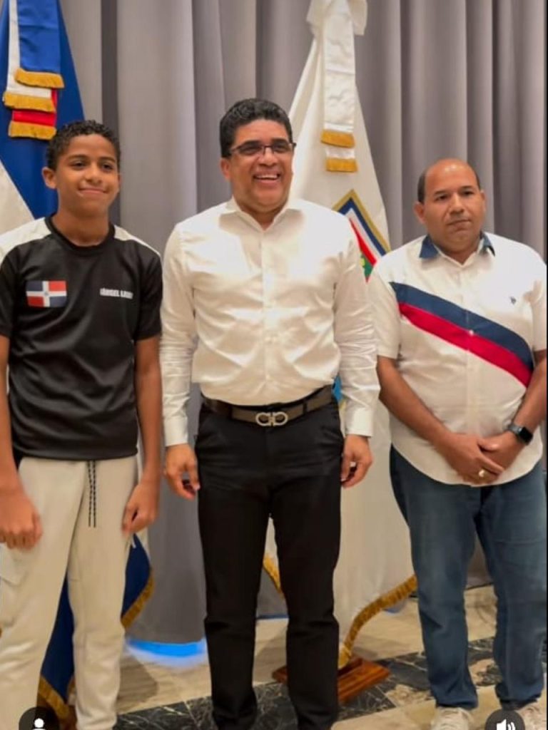 Angel Sebastian Lara Alcalde Dio Astacio y el Maestro Braulio Ramirez