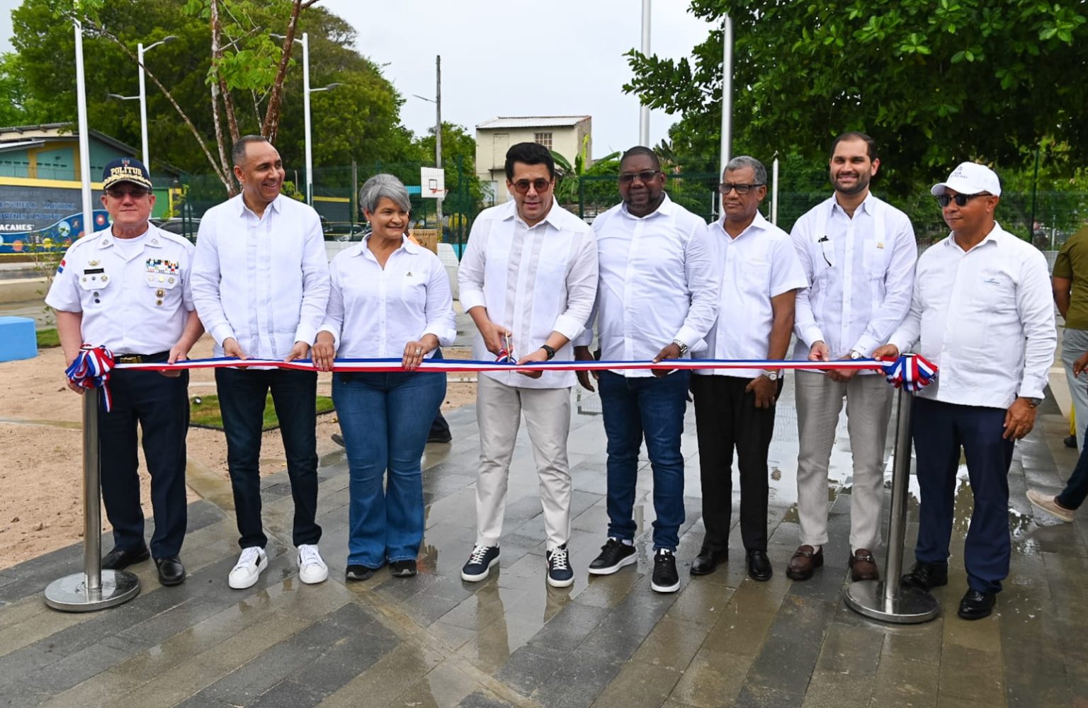 David Collado transforma Guayacanes con entrega de nueva Plaza Marcelino