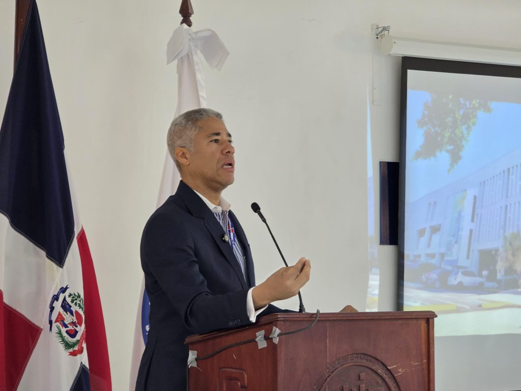 Director de Coraasan reitera llamado a pagar servicio de agua potable en encuentro con Juntas de Vecinos Director de Coraasan reitera llamado a pagar servicio de agua potable en encuentro con Juntas de vecinos