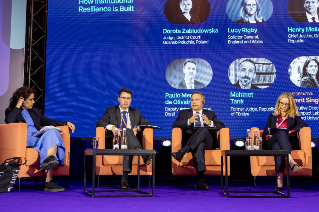 Henry Molina aboga por una justicia activa y comprometida