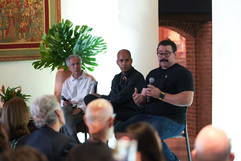 IMG8974 Los panelistas dialogaron sobre los alimentos sazones y tecnicas de la cultura taina que perviven en la gastronomia nacional