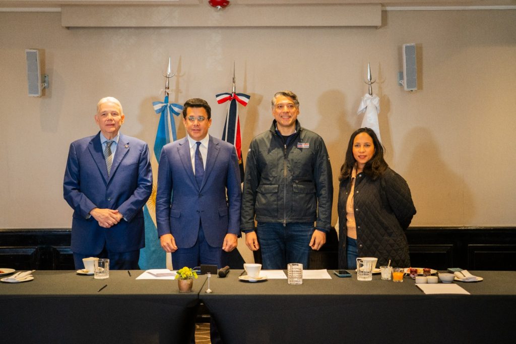 Jorge Mateo David Collado Victor Pichardo y Jacqueline Mora