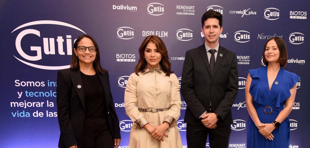 Marlen Tavarez Alexandra Abreu Diego Oconitrillo y Monica Sanchez