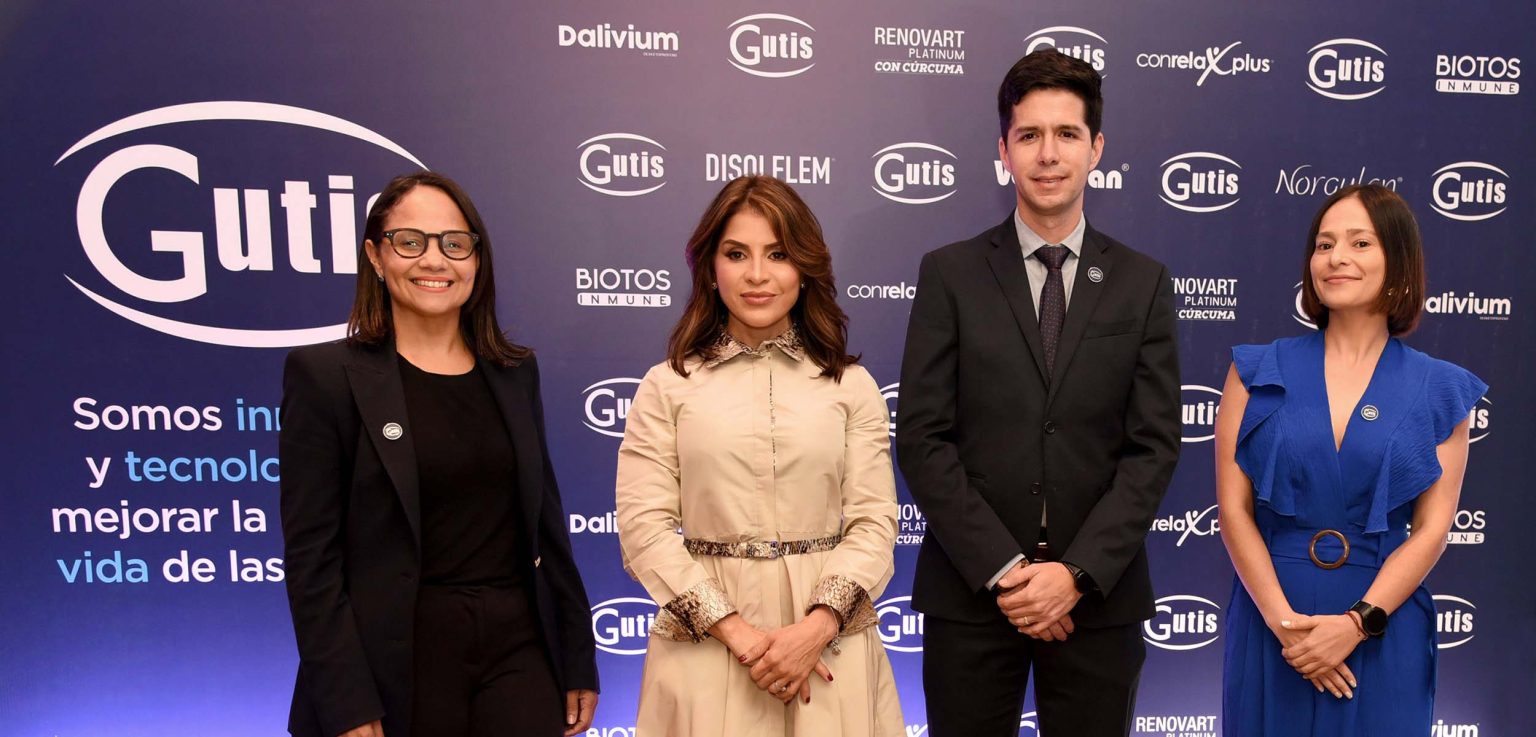 Marlen Tavarez Alexandra Abreu Diego Oconitrillo y Monica Sanchez