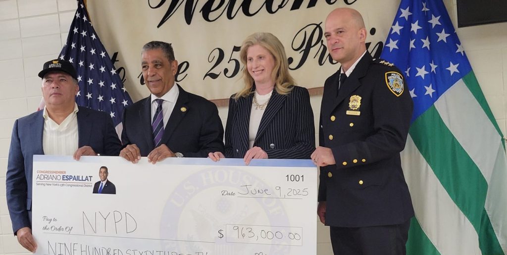 NYPD instalara mas camaras de vigilancia en Alto Manhattan con fondos adquirido por congresista Espaillat e1749568863235