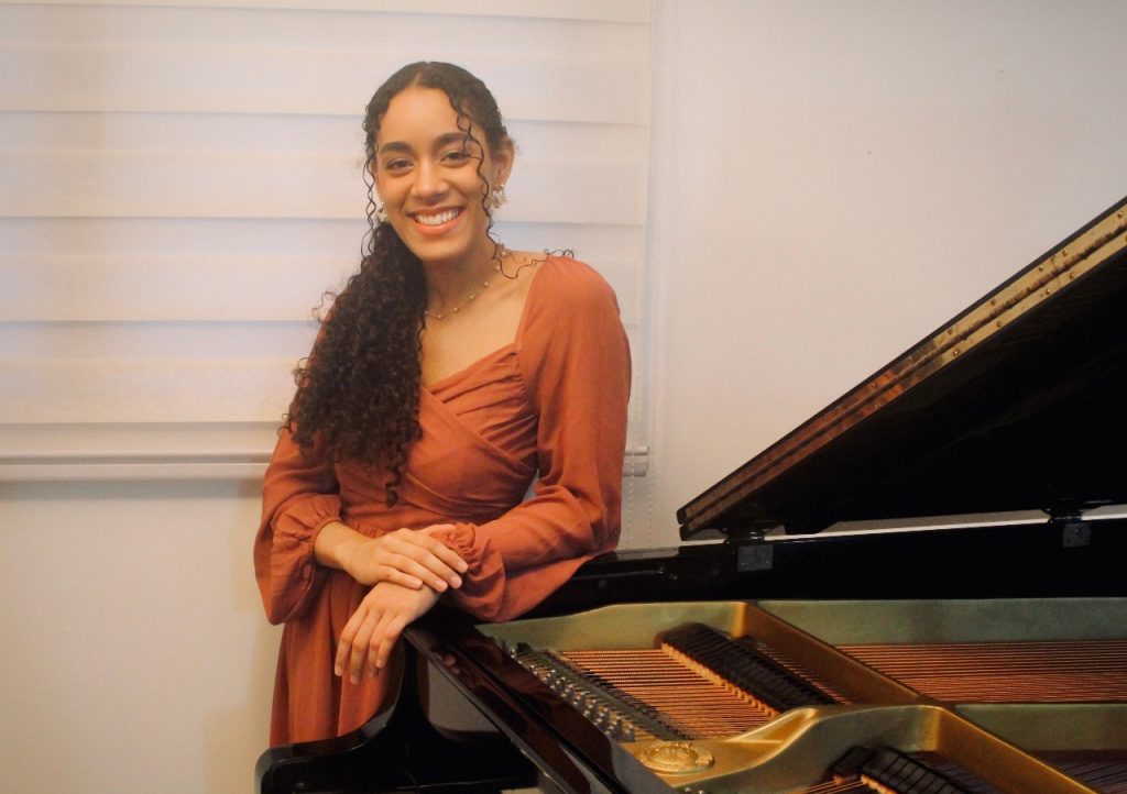 Natasha Cedano Sanchez Ofrecera Recital de Graduacion en el Teatro Nacional e1750942127729