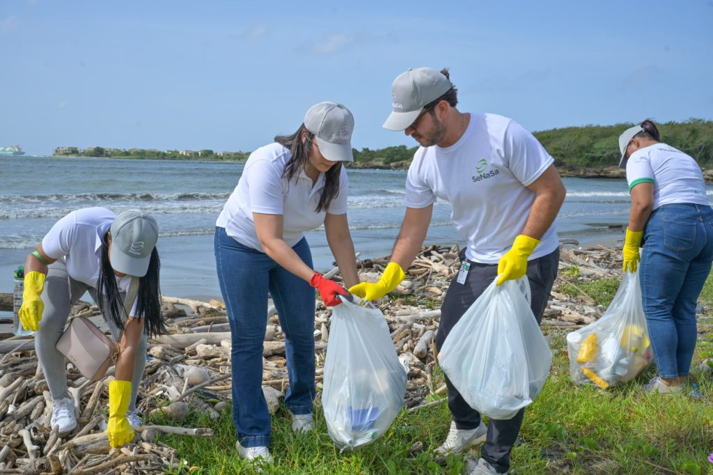 SeNaSa amplía su impacto más allá de la salud con más de 70 acciones sociales y ambientales SeNaSa amplia su impacto mas alla de la salud