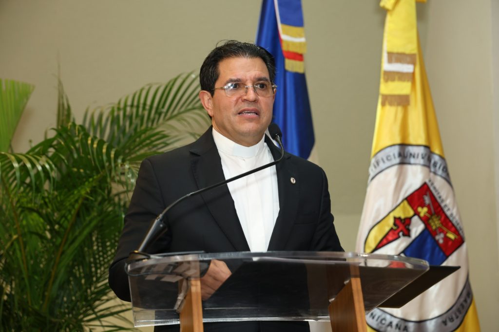 Secilio Espinal rector PUCMM