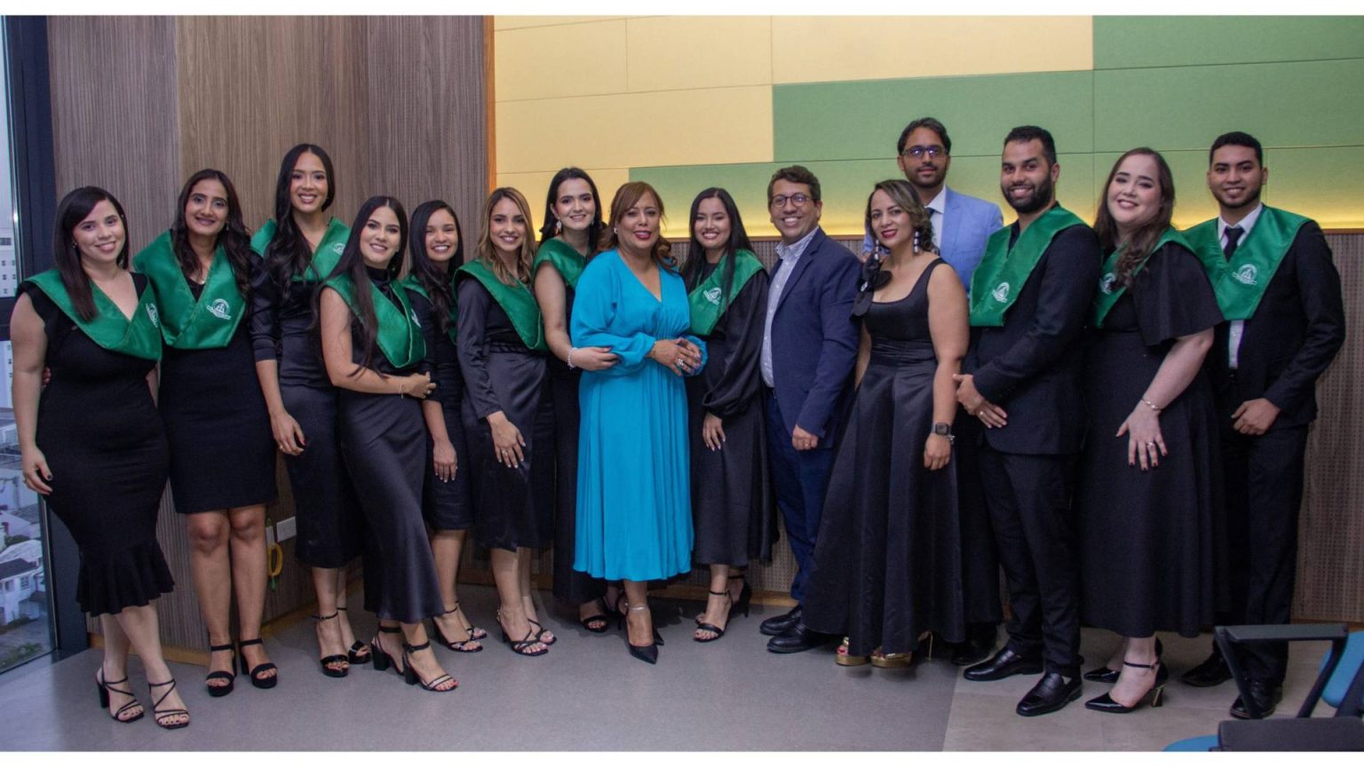 Union Medica gradua 26 nuevos especialistas3