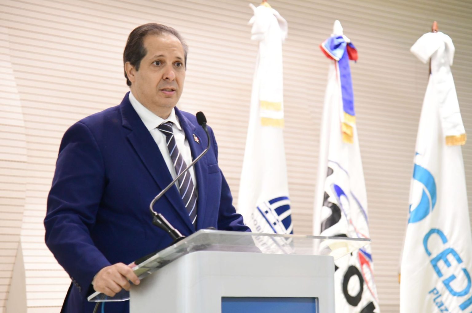 Victor Atallah actual ministro de Salud Publica