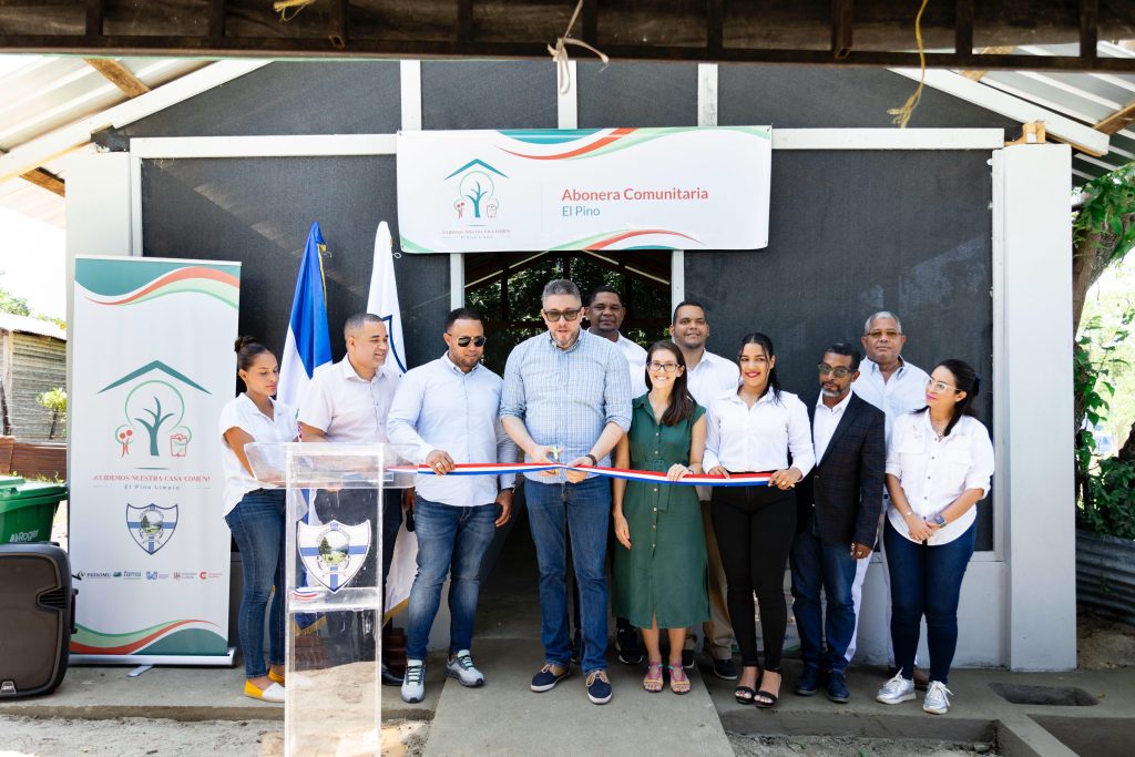 Fedomu, Famsi y Ayuntamiento de El Pino inauguran primera abonera comunitaria WhatsApp Image 2025 06 06 at 2.45.05 PM