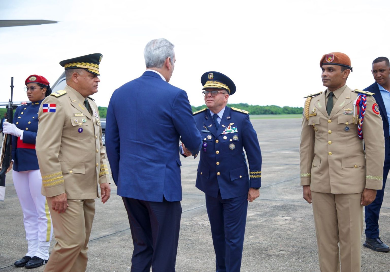 abinader llegando a Republica Dominicana eljacaguero1
